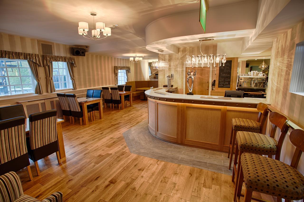 The Elephant & Castle Hotel Newtown  Exteriér fotografie